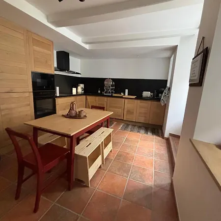 Charmante Maison De Village Nyaraló *