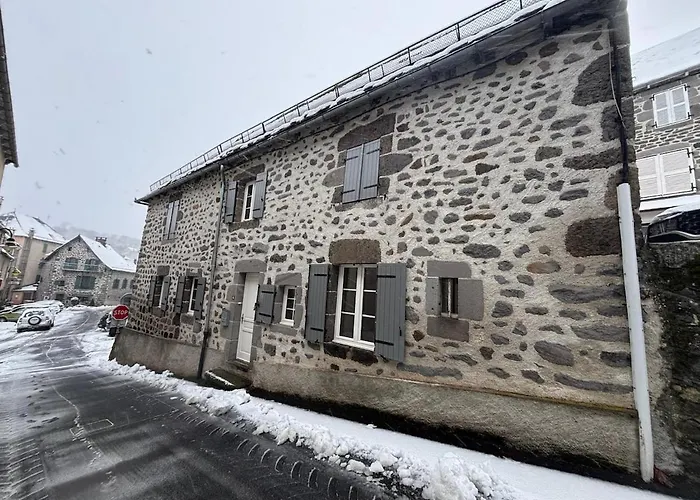 Ferienhaus Charmante Maison De Village Pierrefort